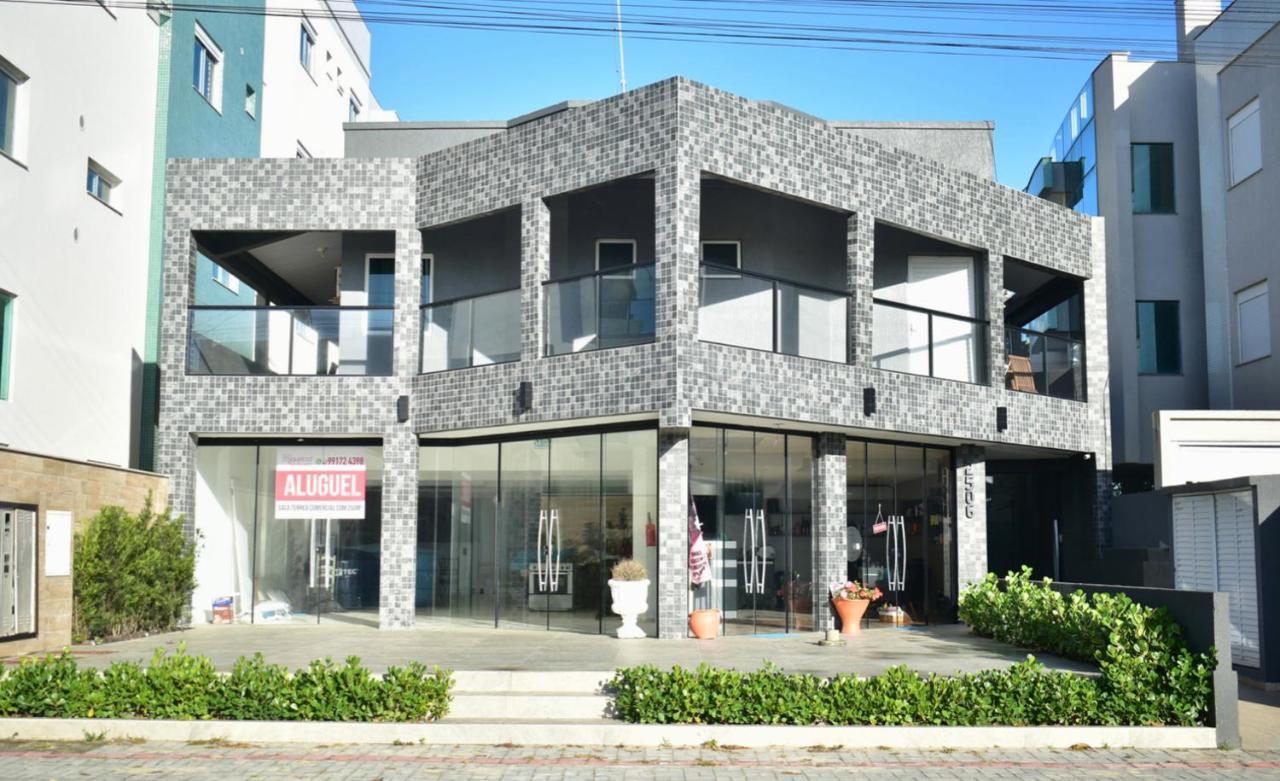 봄비나스 Residencial Melfi 3 Ap.2 Frente 아파트 외부 사진